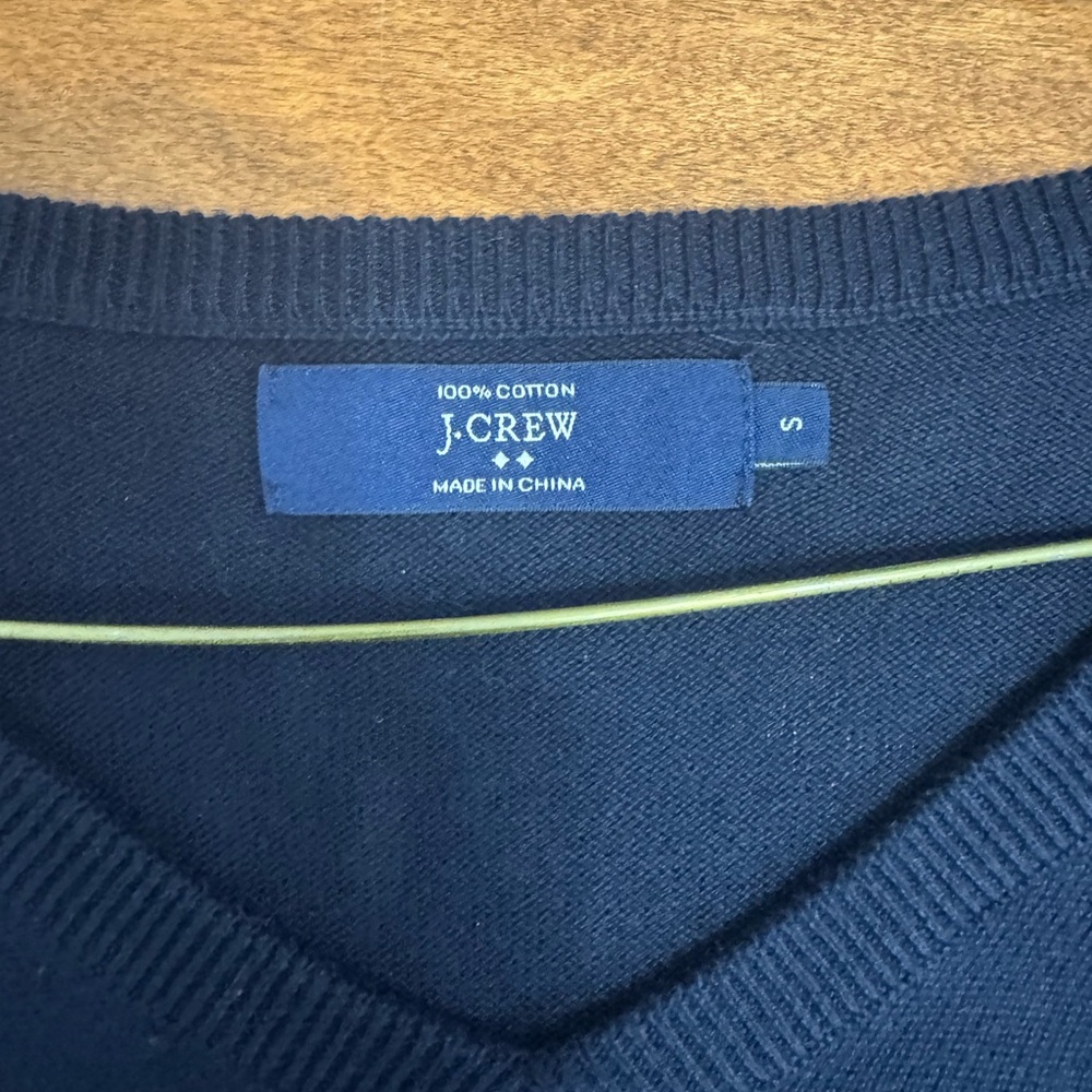 JCrew V-Neck Sweater. Mens size small, navy, like-new